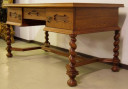 Restaurierter Schreibtisch mit Zopfsäulen 05