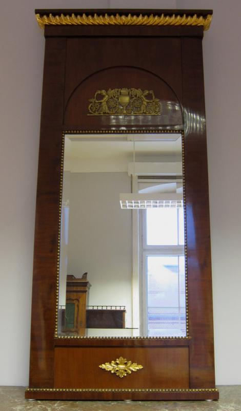 Empire Spiegel mit Bronzeapplikationen 1