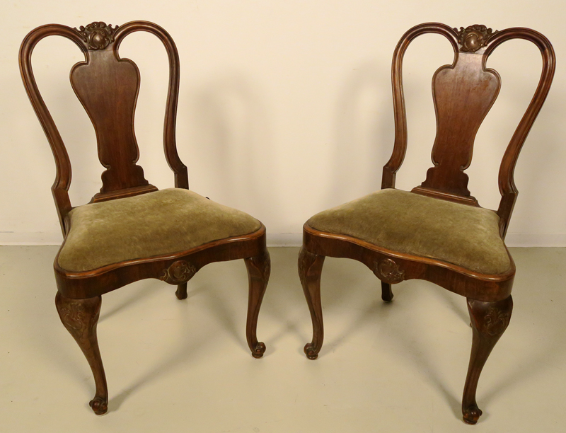 Zwei Neobarock Stühle aus Nussbaum 1