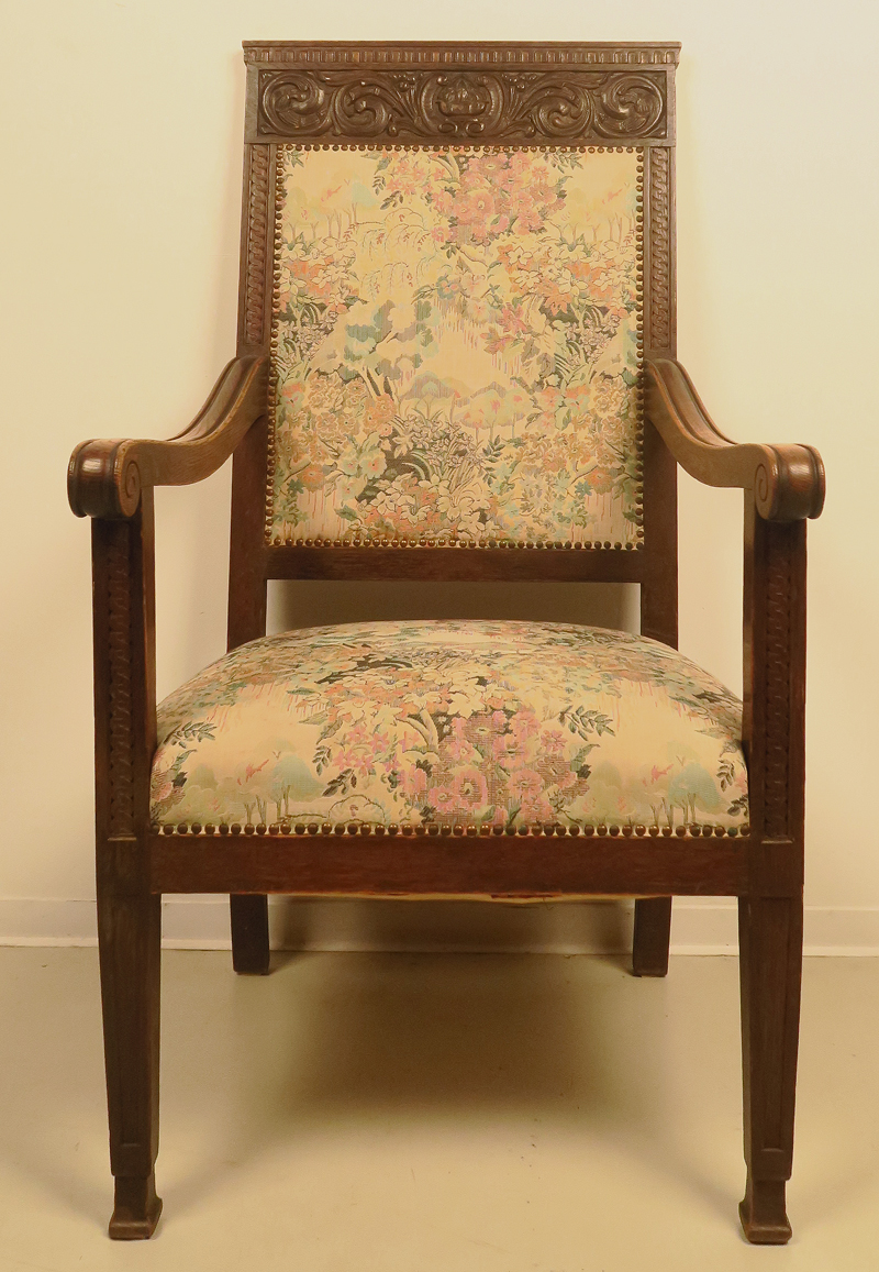 Eiche Armlehner mit heller Polsterung 1