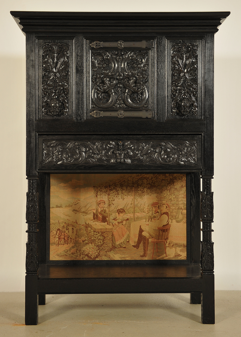 Dunkler Kabinettschrank mit Schublade 1