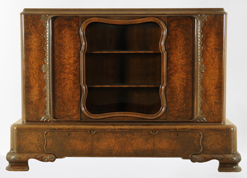 Art Deco Bücherschrank mit floraler Ornamentik 01