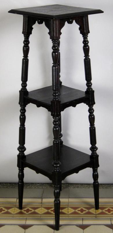 Kleiner Pflanzen- Konsoltisch 1