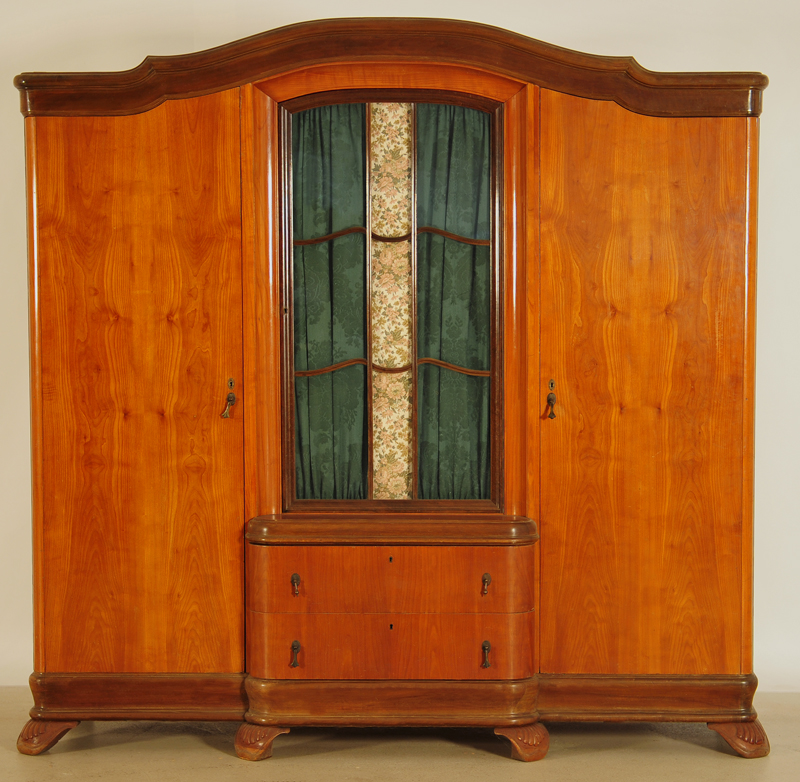 Jugendstil Kleiderschrank aus Kirschholz 1