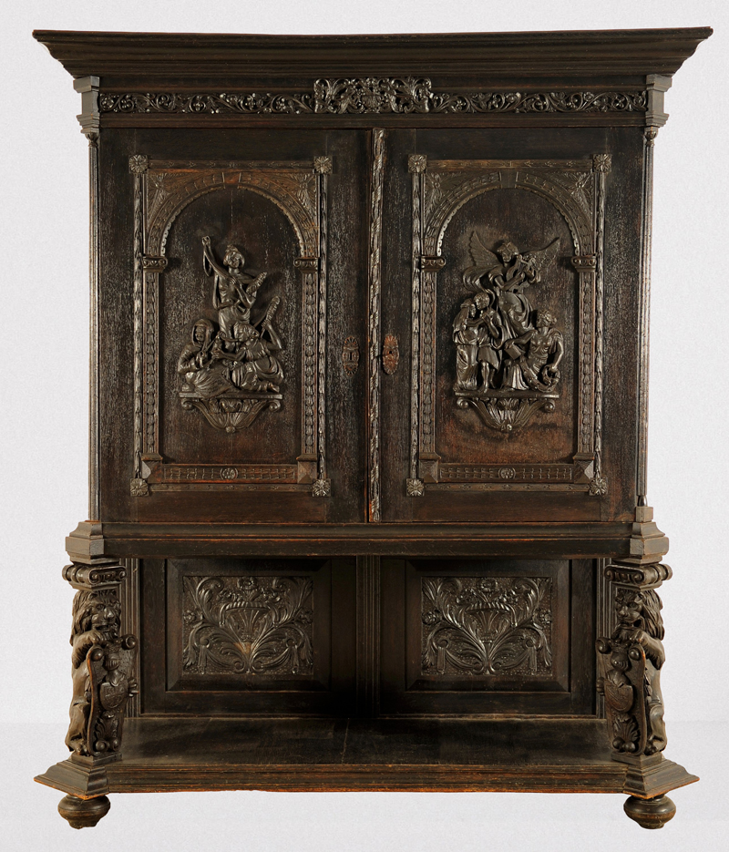 Figürlicher Kabinettschrank aus dem Danziger Barock  01