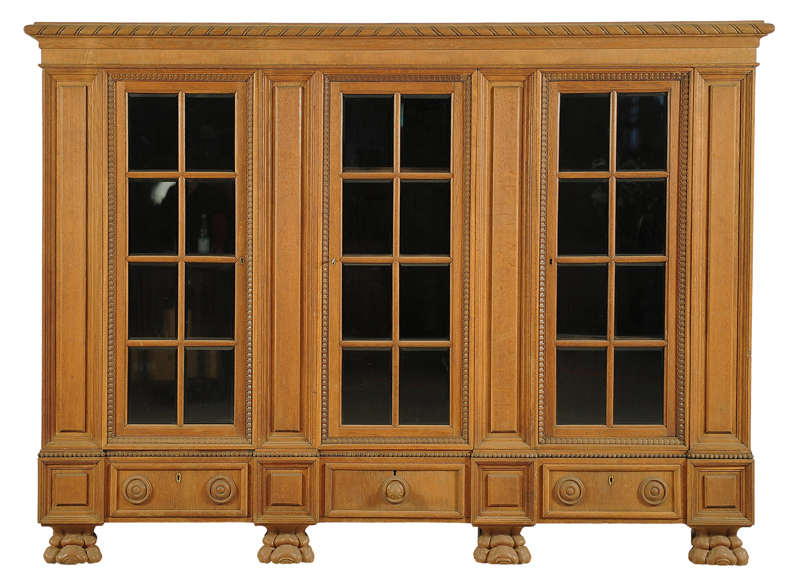 Dreitüriger Neorenaissance Bücherschrank aus Eiche 01