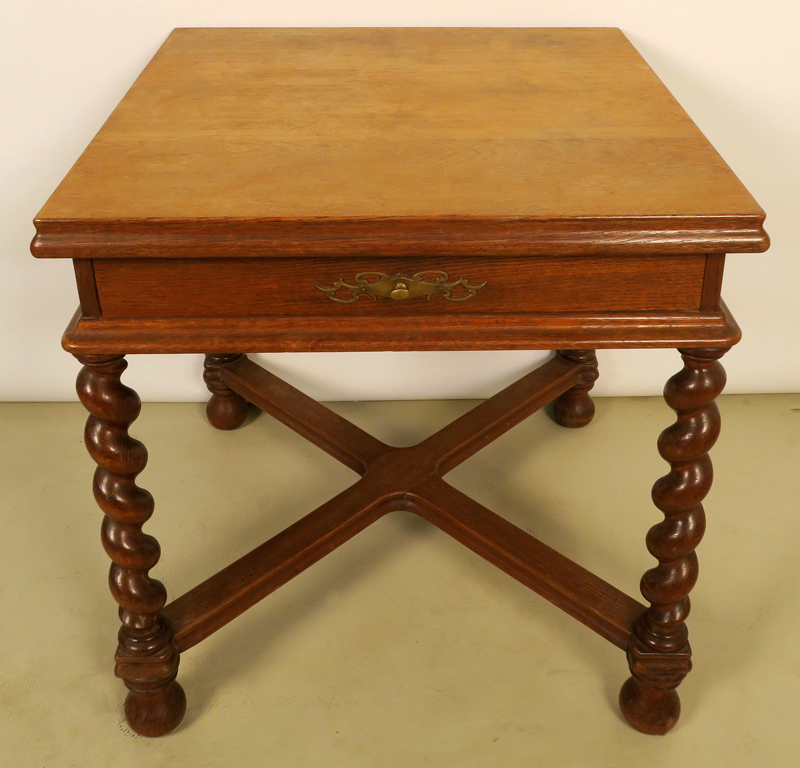 Kleiner Esstisch aus dem Danziger Barock 1