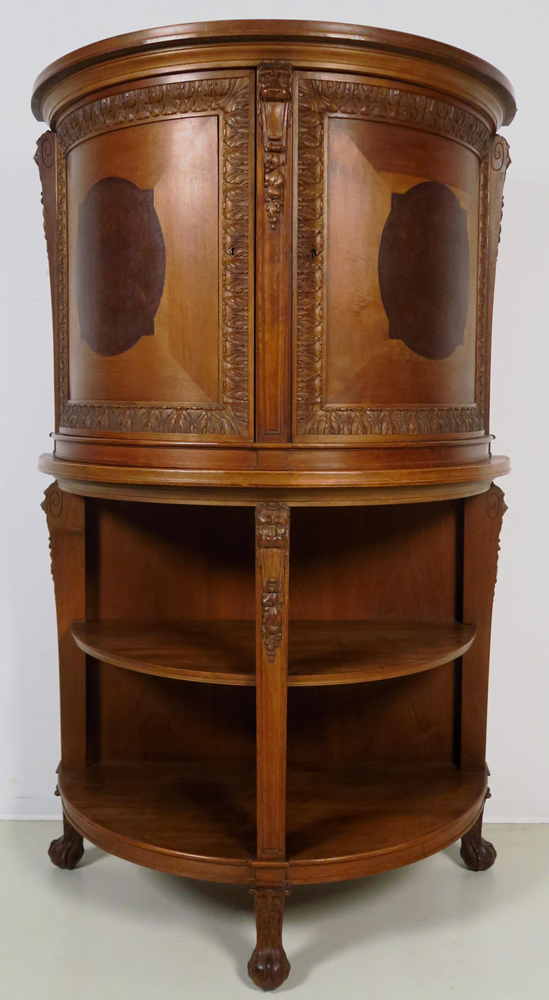 Seltener Kabinettschrank in Trommelform 01