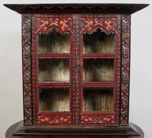 Kolonial Vitrine aus Indonesien 01