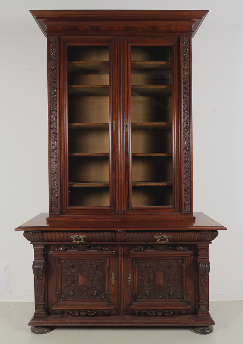Gründerzeit Aufsatzvitrine mit schönen Beschlägen 1