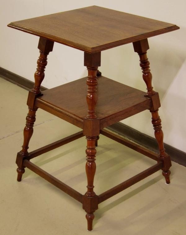 Restaurierter Gründerzeit Beistelltisch 1