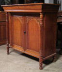 Kabinettschrank aus dem Historismus 07