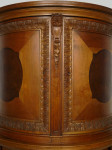 Seltener Kabinettschrank in Trommelform 05