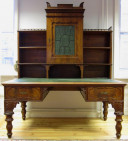 Riesiger Biedermeier Aufsatzschreibtisch 01