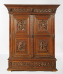 Kleiderschrank mit schönen Einlegearbeiten 02