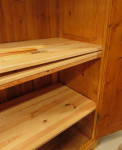 Schöner Weichholz-Wäscheschrank 7