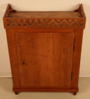 Süddeutscher Hängeschrank aus Kirschholz-2